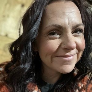 Meet your Posher, Angie